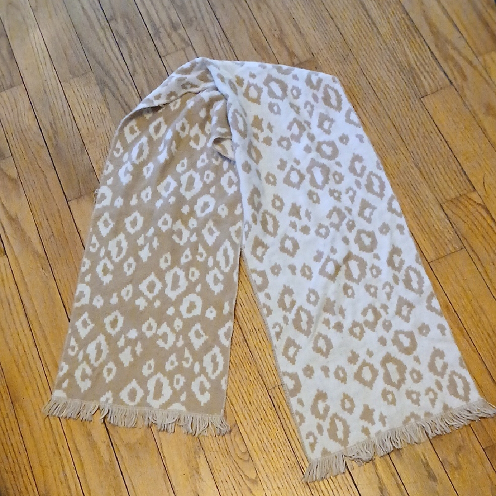 🚨5/$20🚨Leopard Print Scarf Reversable